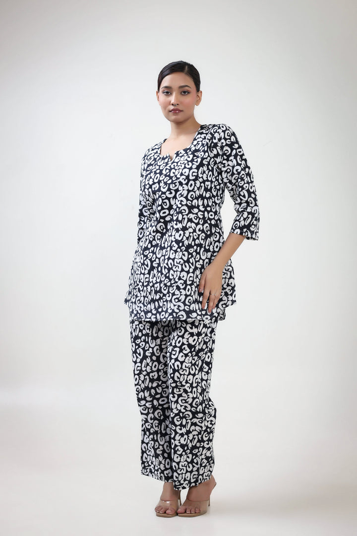 Black dot printed coordset