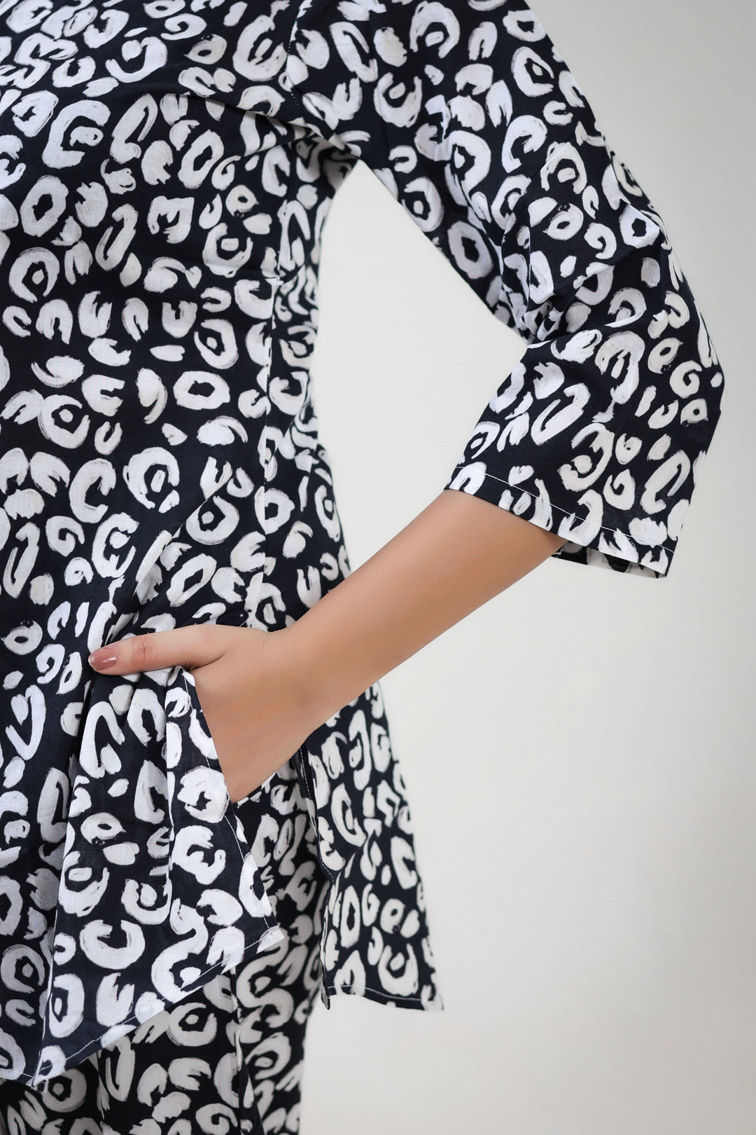 Black dot printed coordset