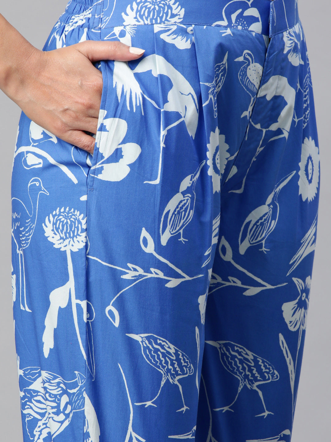 Blue Color Floral Printed Pure Cotton Three-Quarter Sleeves Co-Ords